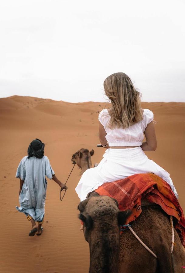 מרזאוגה Sahara Luxury Tented Camp מראה חיצוני תמונה